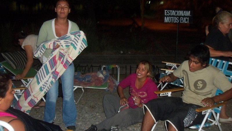 Desvelados en busca de una ayuda económica