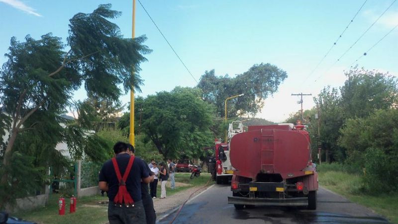 Cortocircuito en ventilador de techo desató pavoroso incendio