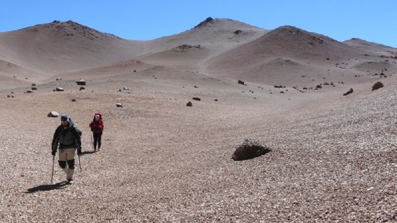 Un imperdible vuelo a las maravillas de la Puna catamarqueña
