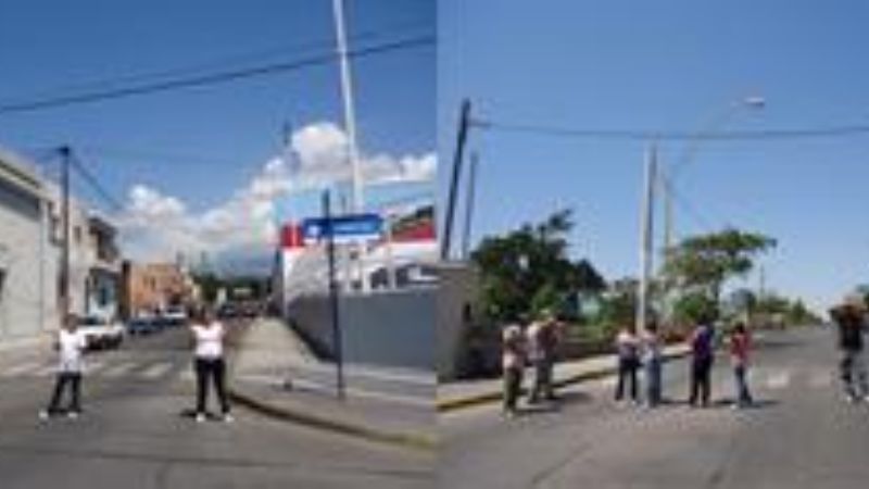 Beneficiarios de becas y planes sociales de la Capital hicieron piquete