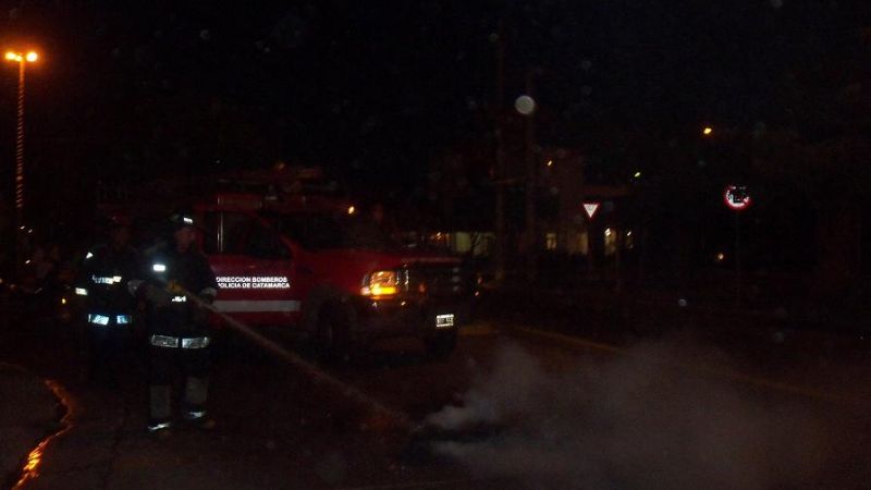 Piquete frente a la casa del ex gobernador Brizuela del Moral