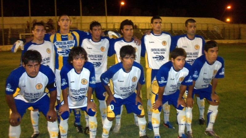 Juventud ya eliminado frente a Defensores que todavía da pelea