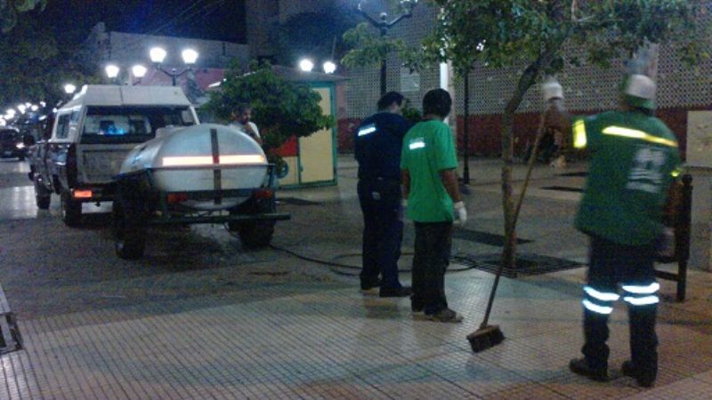 Concejales piden limpieza en la peatonal Rivadavia