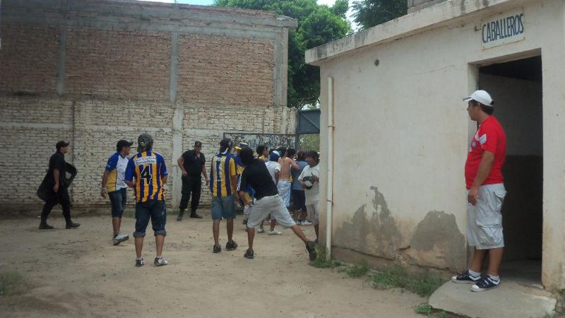 Incidentes entre hinchas de Juventud y Obreros de San Isidro