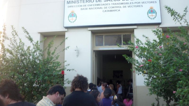 Largas colas para conseguir el certificado de chagas