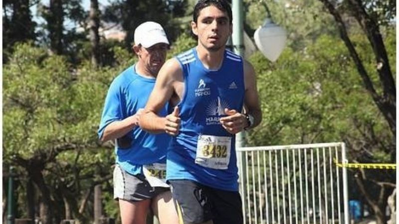 Atleta catamarqueño en maratón de Sevilla