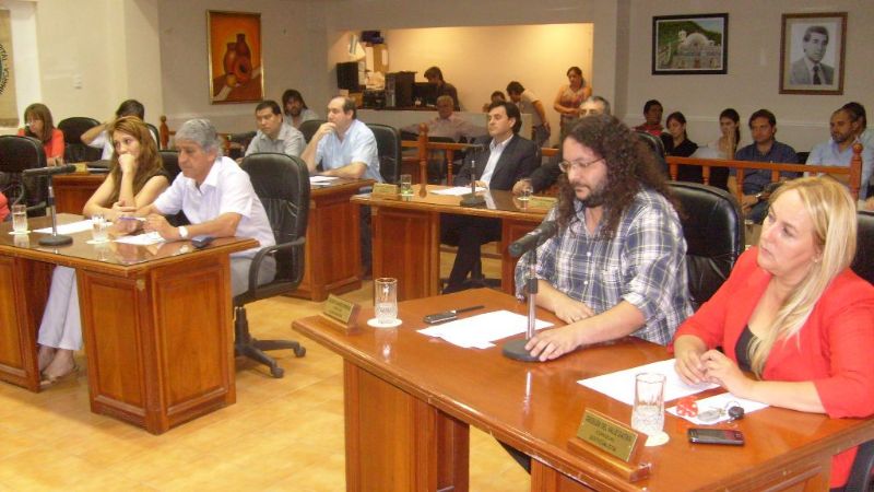 Municipales recibirán extra de $150 para comprar utiles escolares