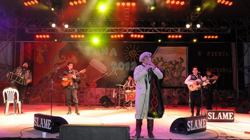 Multitudinario marco para la Fiesta Nacional de La Tuna