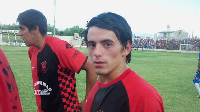 Defensores de Esquiú goleó al \"Santo\" de la Alem