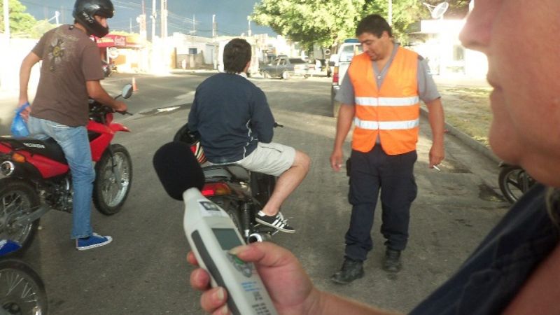 En Valle Viejo, la multa por andar con el caño de escape libre es de $160 