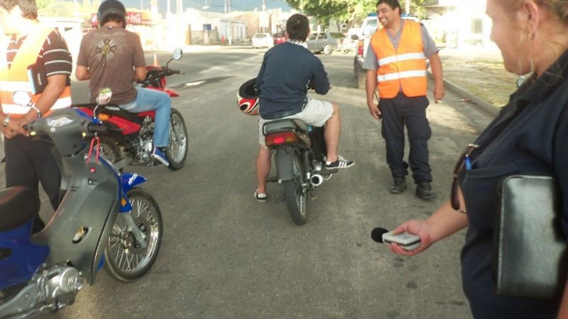 En Valle Viejo, la multa por andar con el caño de escape libre es de $160 