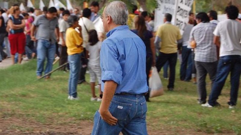 El acto de los tres meses y un año