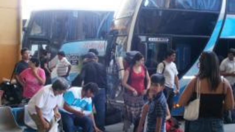 Desde la medianoche los colectivos nacionales entran en paro