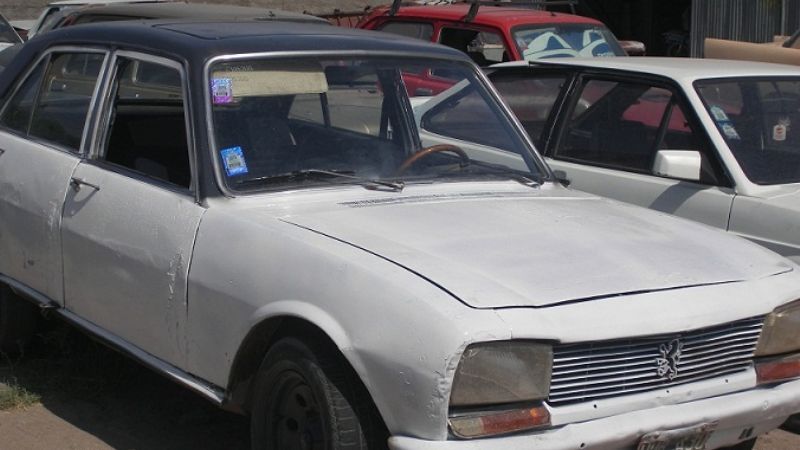 Tránsito retiró tres autos boleteros o remís truchos