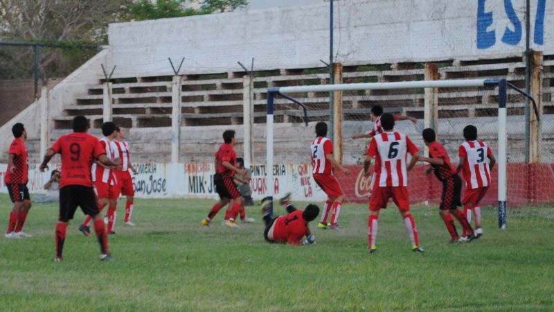 Defensores de Esquiú eliminó a Talleres y sigue en el TDI
