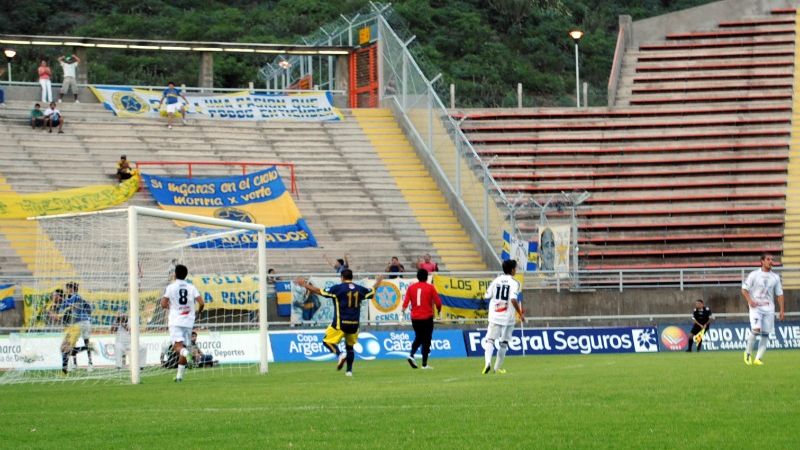 Policial sacó chapa y se afianza en zona de clasificación