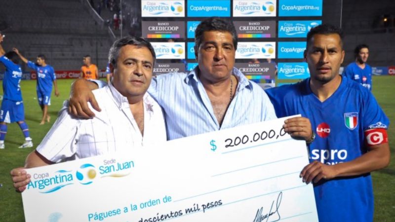 Italiano viene por otro batacazo ante el decano tucumano