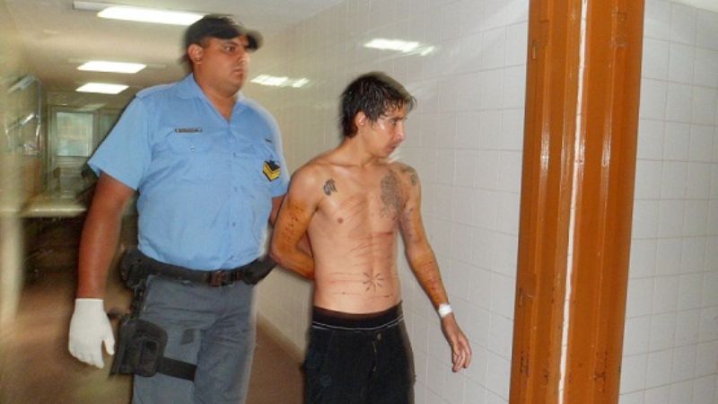 Dieron el alta al preso que se prendió fuego