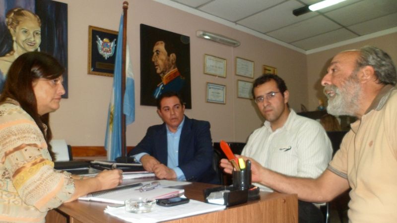 Moreta se reunió con docentes autoconvocados  