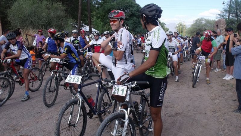 Ciclistas de todo el país en la \"Vuelta de Tinogasta\"