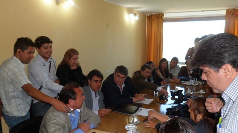 La asunción de Aguirre se definirá  en mayo y se analiza juicio político a la Corte