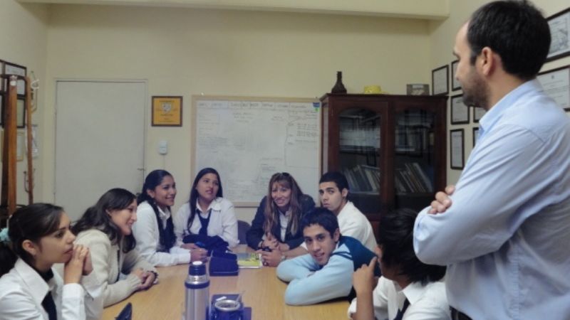 Alumnos de escuela secundaria agradecieron colaboración a Hernández