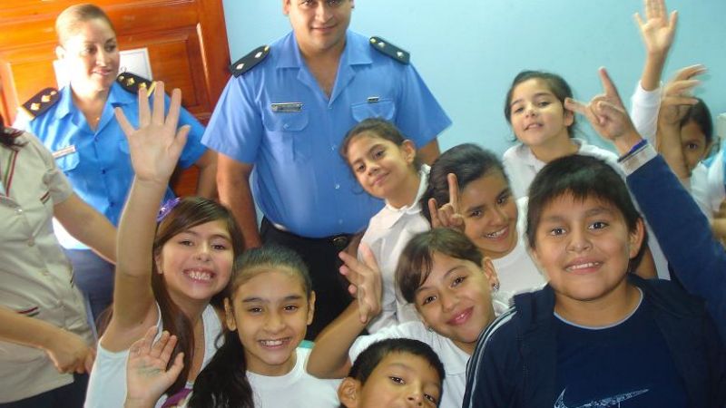 Alumnos visitaron la Jefatura de Policía