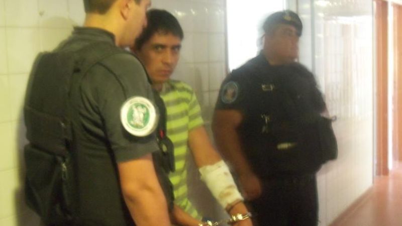 Se autolesionó esperando que la justicia atienda su caso