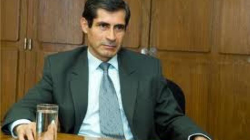 Aredes descartó por ahora un aumento de sueldo para estatales