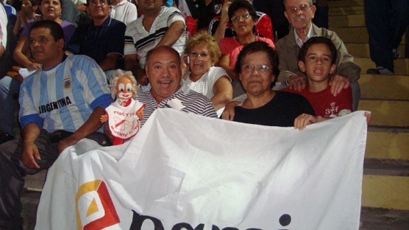 Jubilados catamarqueños disfrutaron por primera vez fútbol en el estadio 