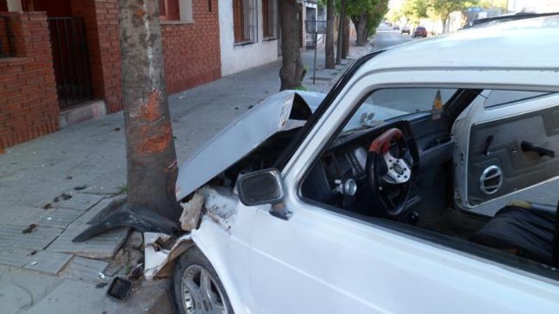 Choque en calle Tucumán