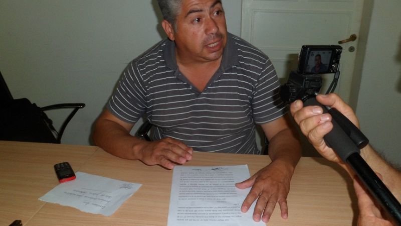 Preocupado por la salud de su hijo y la falta de cobertura  