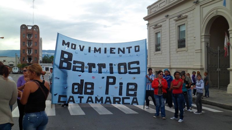 Jóvenes en busca de planes sociales  