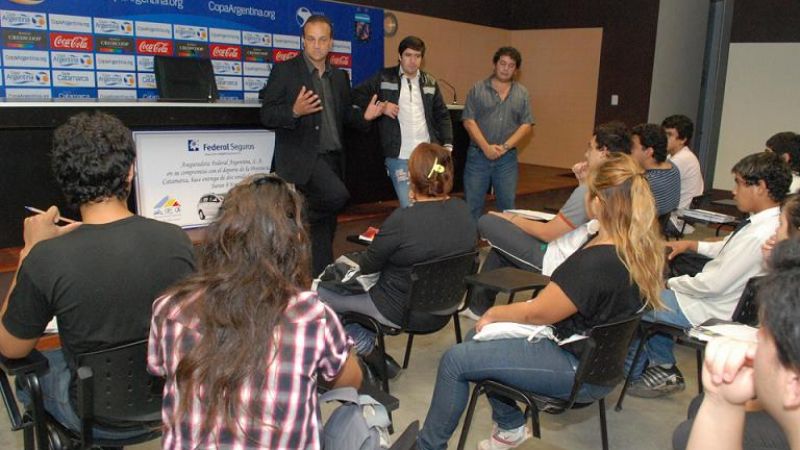 Brumec se reunió con estudiantes 