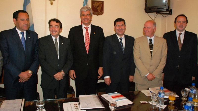 Mera se reunió con legisladores que integran la Comisión del Parlamento del NOA  