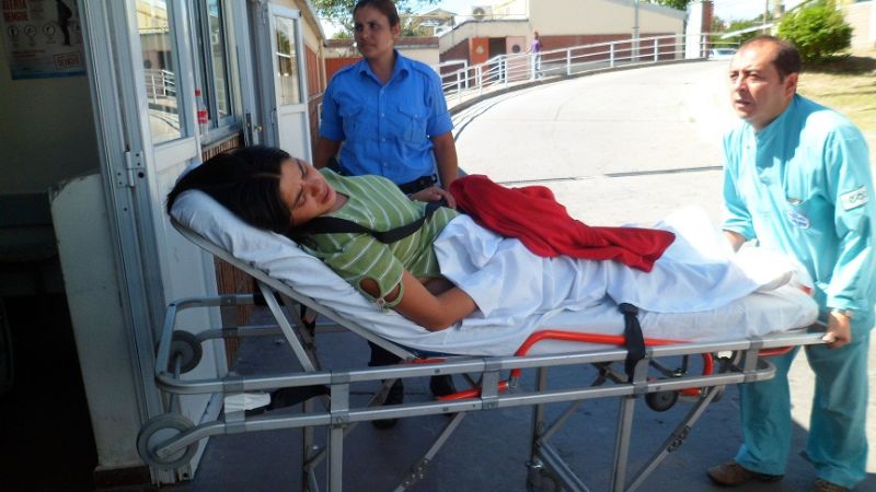 Mujer se desmayó y fue hospitalizada