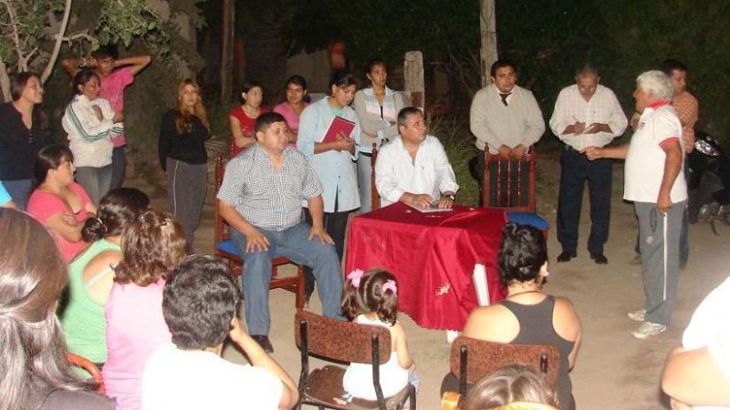 Vecinos del B° Santa Lucía se reunieron con autoridades por seguridad
