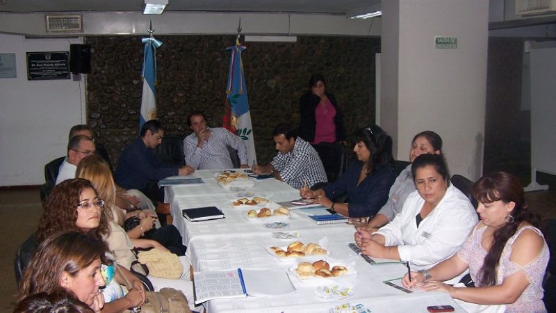 Mera se reunió con representantes de asociaciones y escuelas especiales  