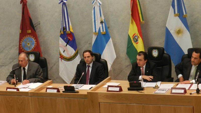 Mera en la apertura del Parlamento del NOA