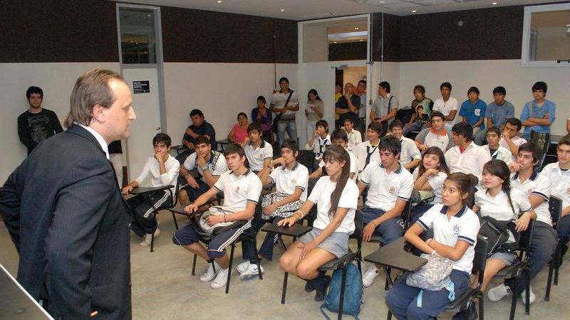 Los jóvenes con el deporte