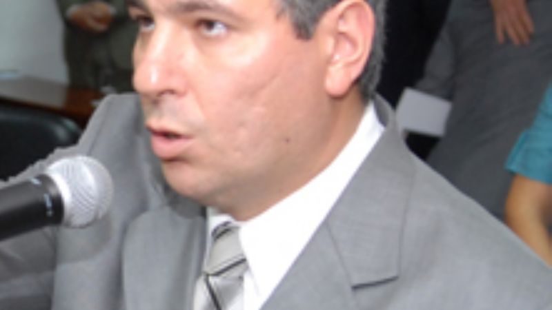 Piden saber cómo se aplican los descuentos a los docentes indignados