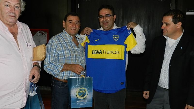 Jalil visitó al plantel de Boca 