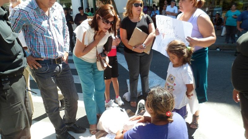 “Sentada” en reclamo de una vivienda 