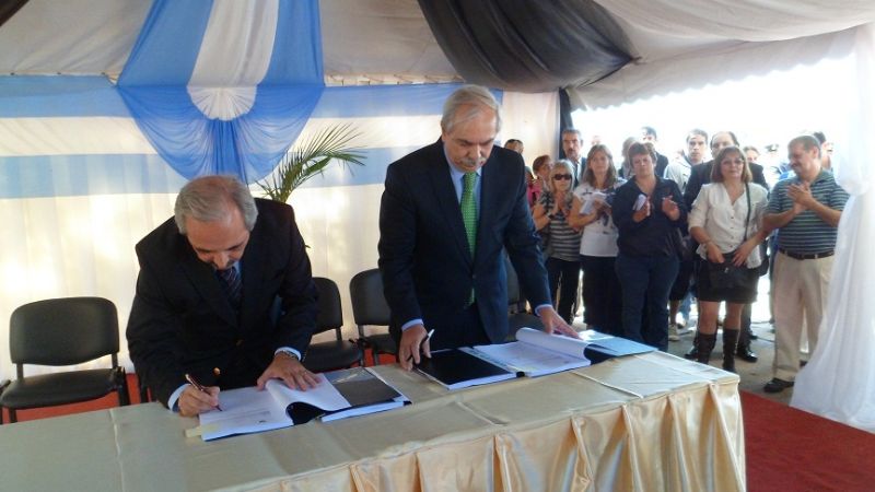 Corpacci: “Los servicios públicos deben estar en manos del Estado”