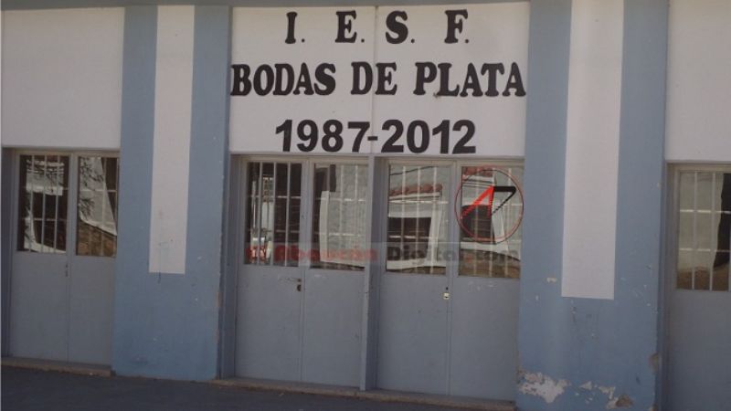 Un acto con grandes ausencias y olvidos