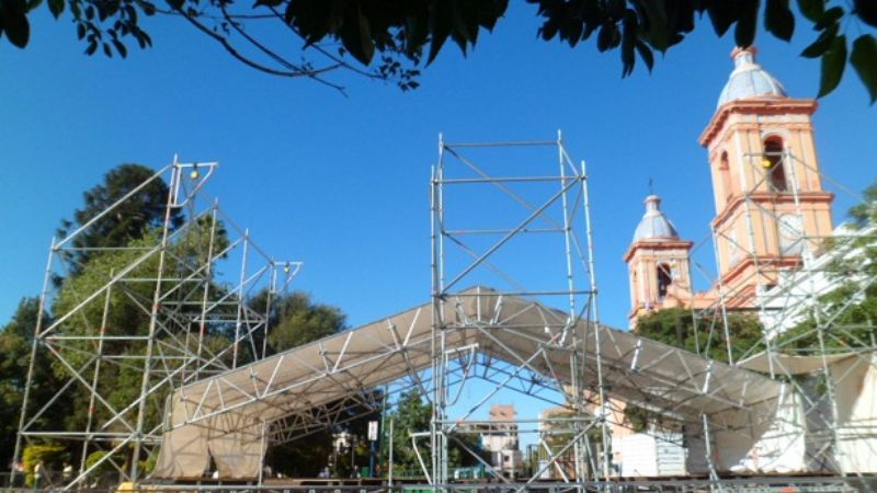 Expectativas y mega escenario esperando el 1 de mayo  