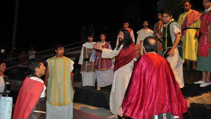 Emotivo Vía Crucis Viviente en Valle Viejo