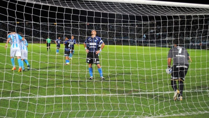 Tristeza "decana" tras la fiesta en las tribunas