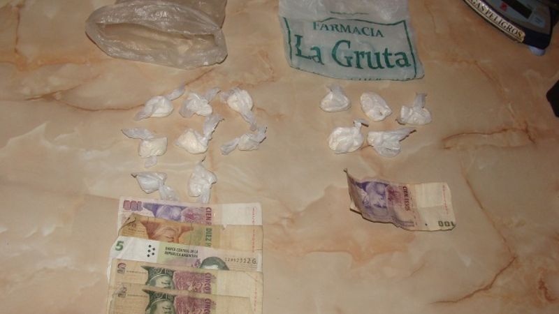 Secuestran cocaína y arrestaron a cinco personas que iban a comprar