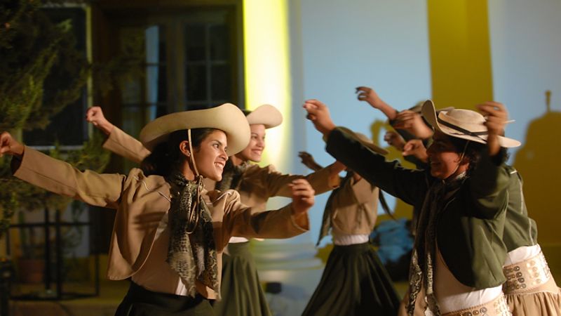 Con un taller de danzas folklóricas, comienza la Semana de los Museos